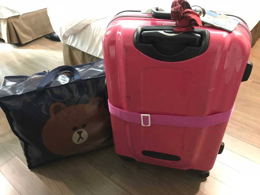 海外旅行　スーツケース